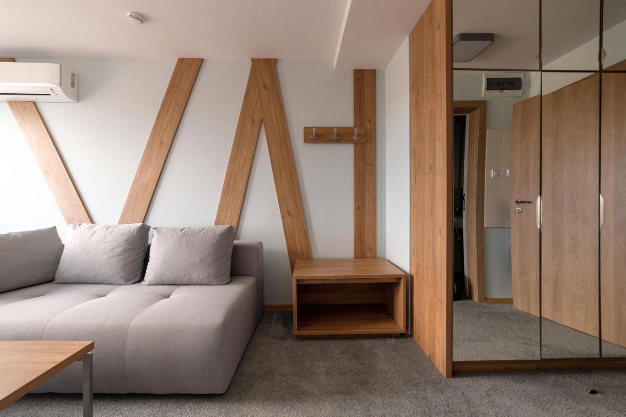 Hotel Verticalplus Хасково Экстерьер фото