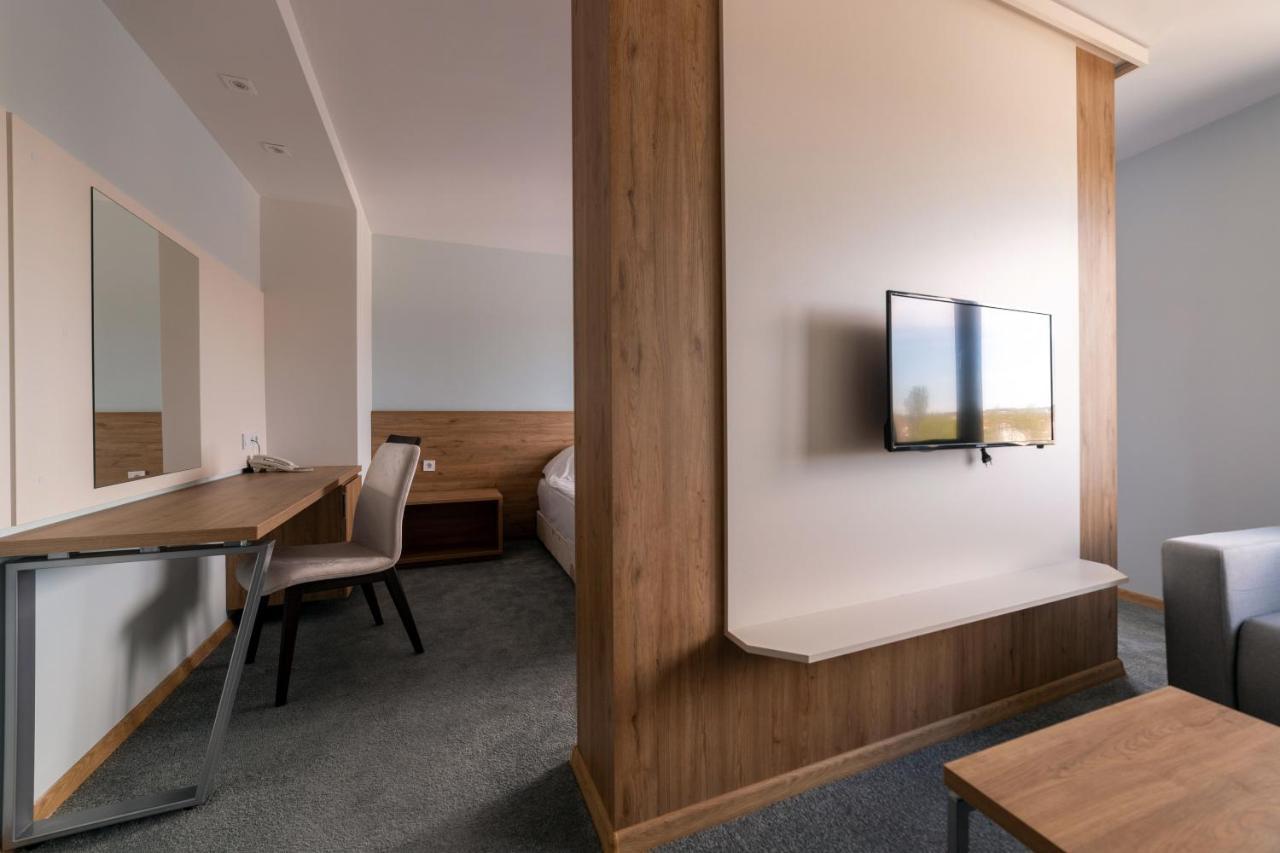 Hotel Verticalplus Хасково Экстерьер фото