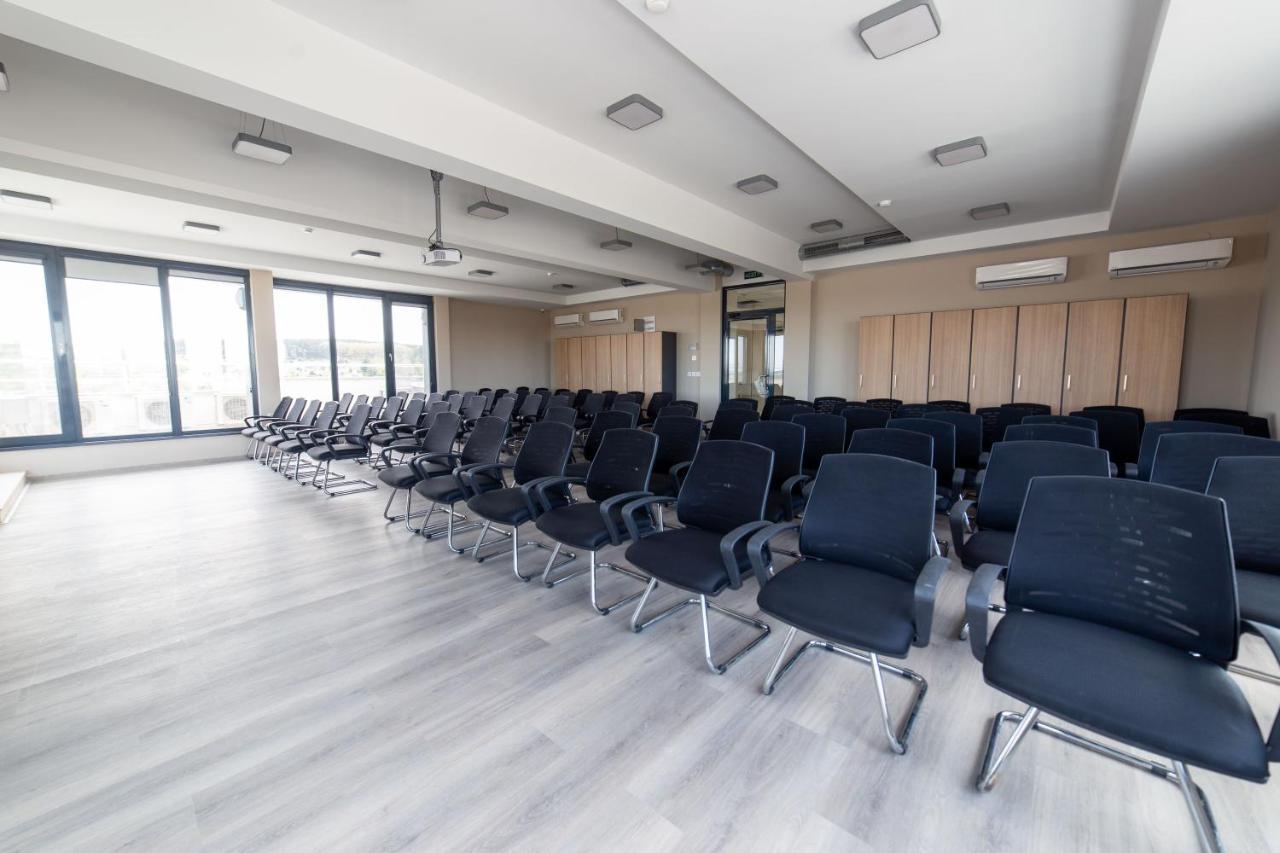 Hotel Verticalplus Хасково Экстерьер фото